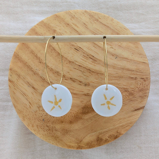 Boucles d'oreilles petit rond blanc / soleil doré