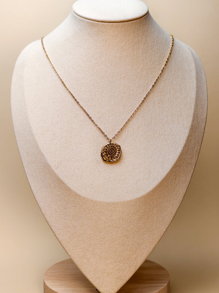 Collier mi-long Lucie (3 pendentifs au choix)