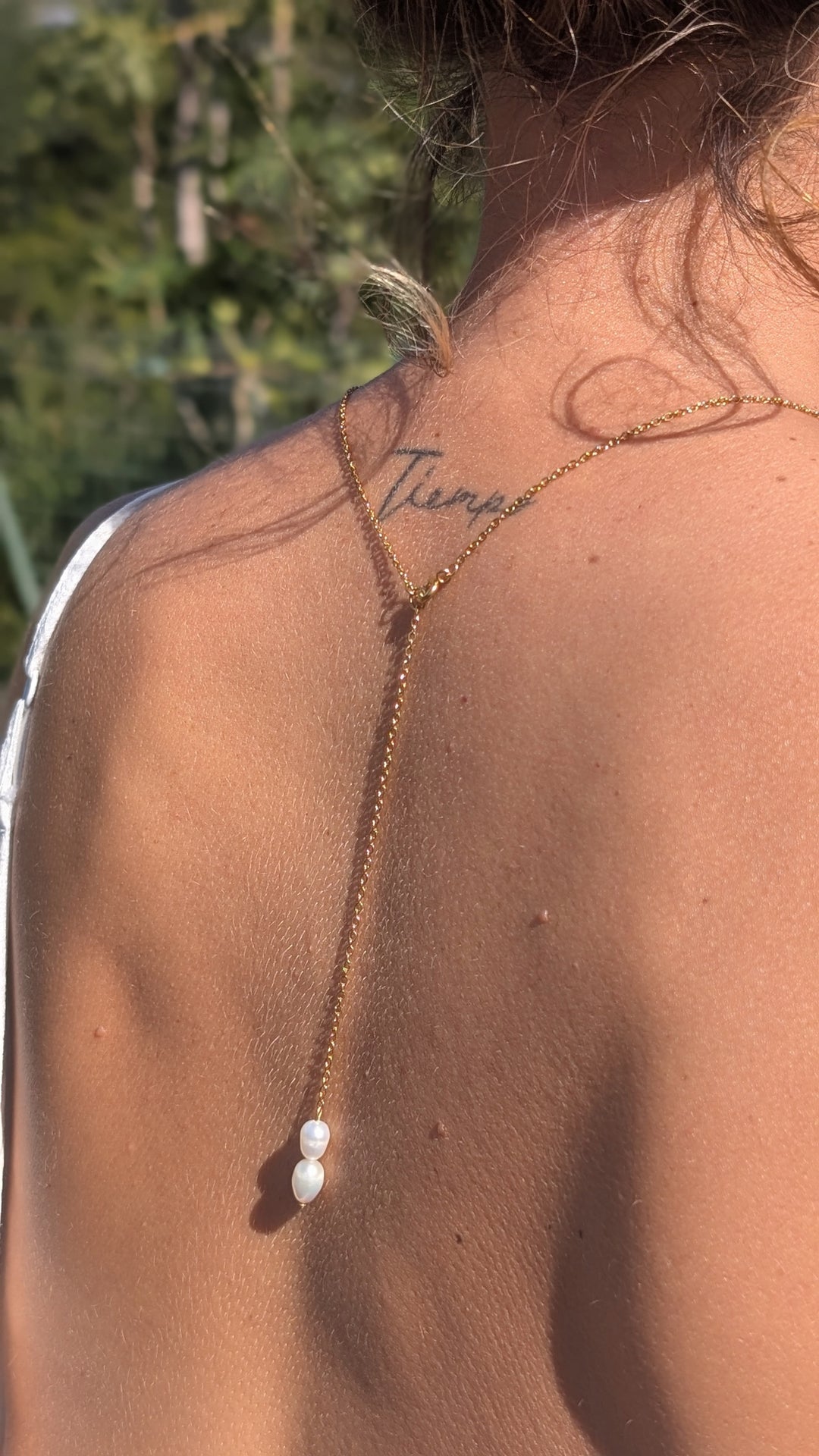 Collier de dos Suzanne