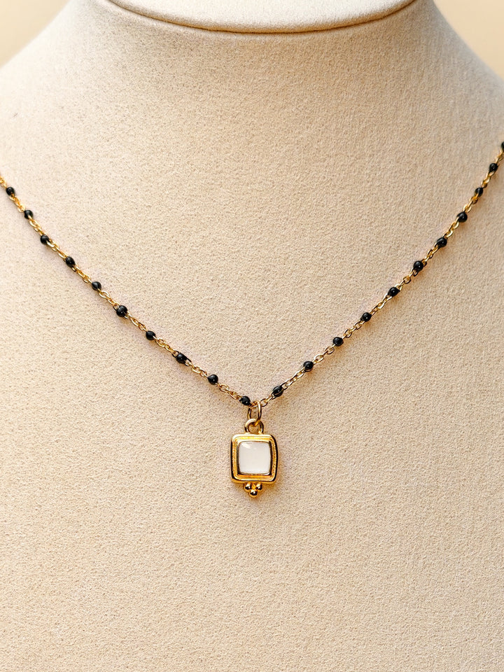Collier Naomi (pendentif et chaîne au choix)