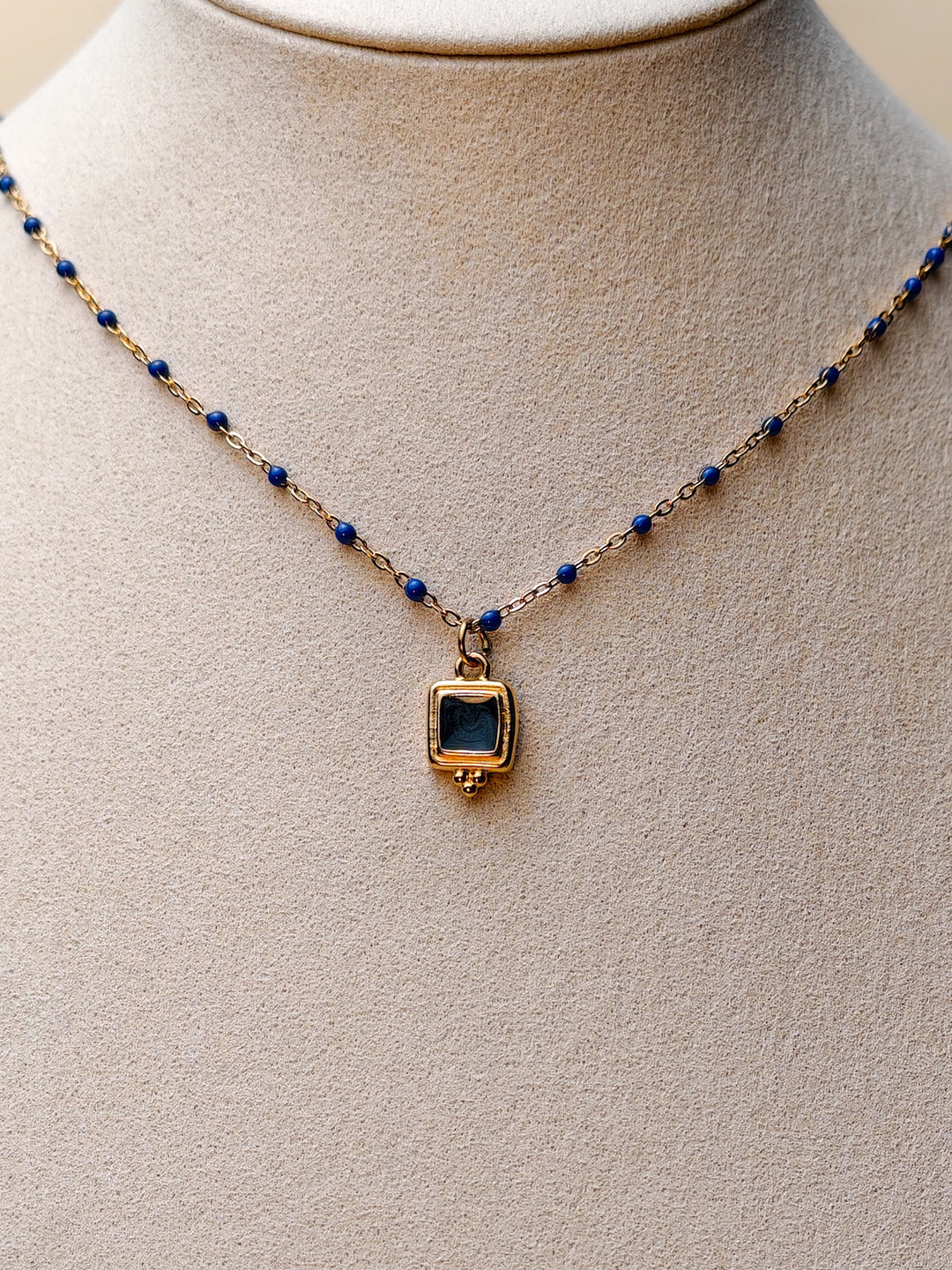Collier Naomi (pendentif et chaîne au choix)