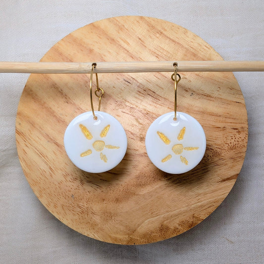 Boucles d'oreilles grand rond blanc / soleil doré