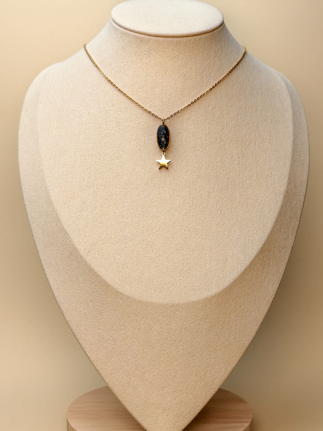 Collier court Pepita