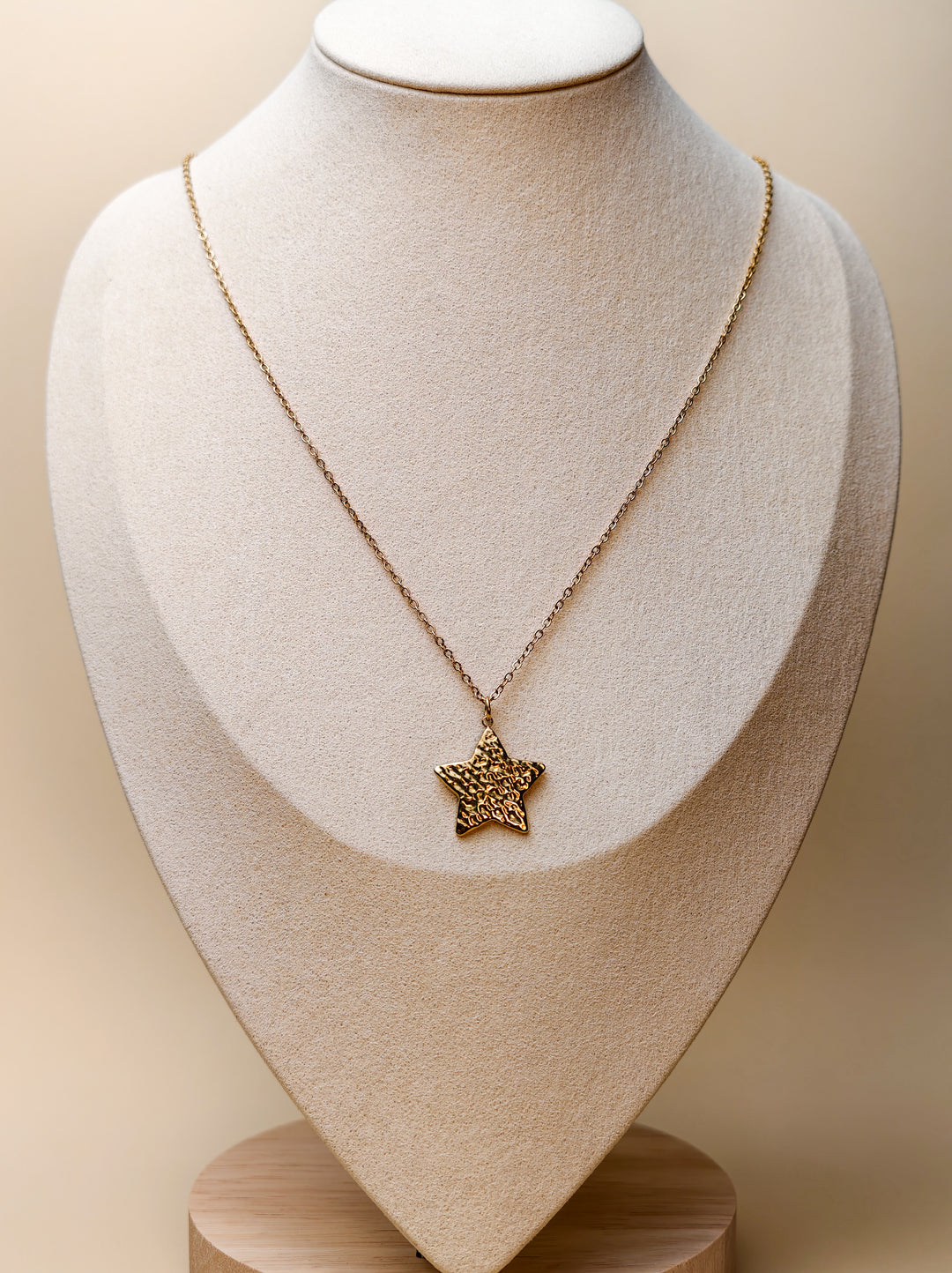 Collier mi-long Lucie (3 pendentifs au choix)