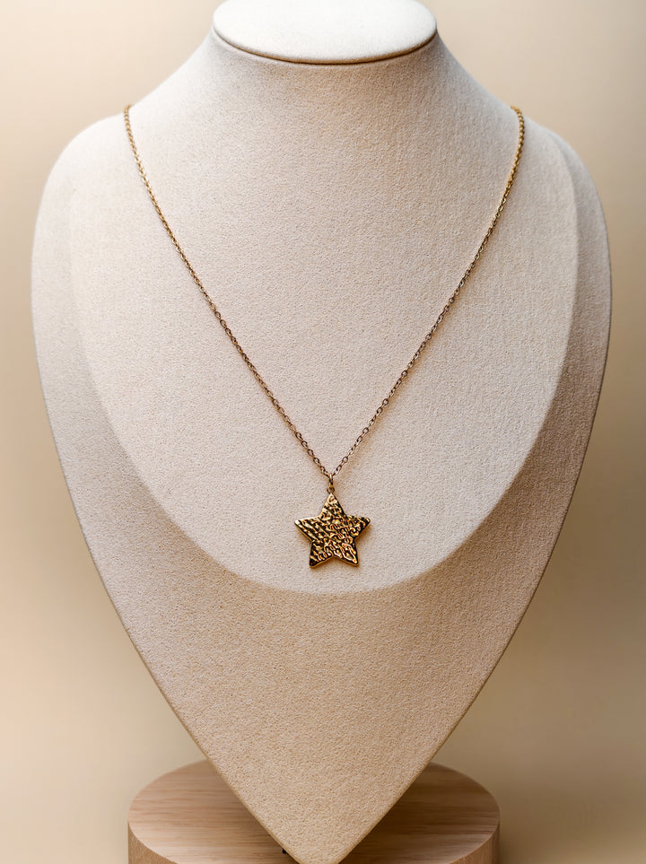 Collier mi-long Lucie (3 pendentifs au choix)
