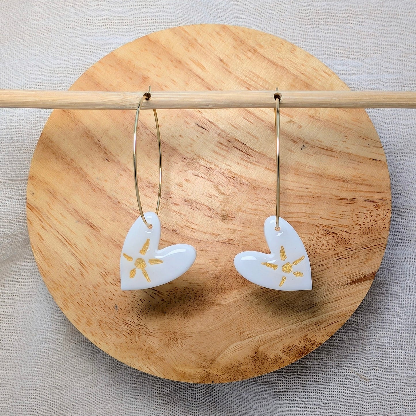 Boucles d'oreilles cœur blanc / soleil doré