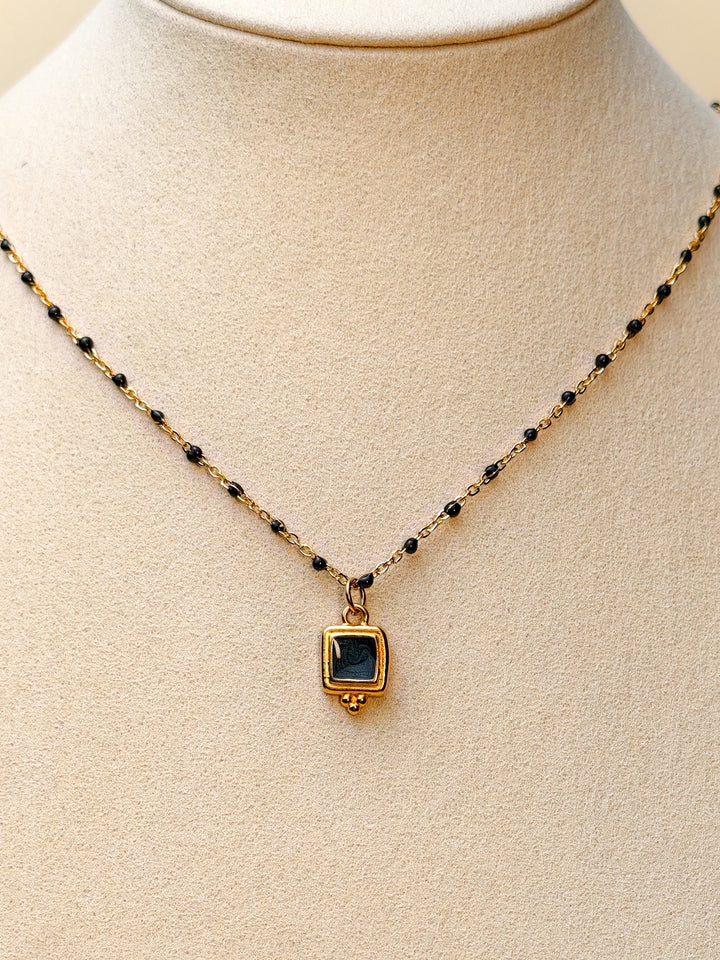 Collier Naomi (pendentif et chaîne au choix)