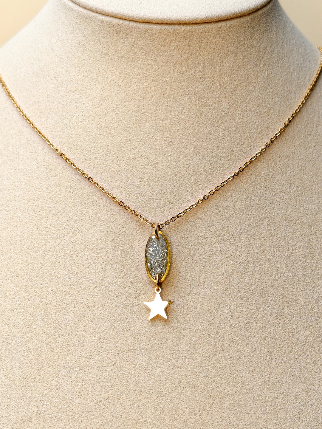 Collier court Pepita