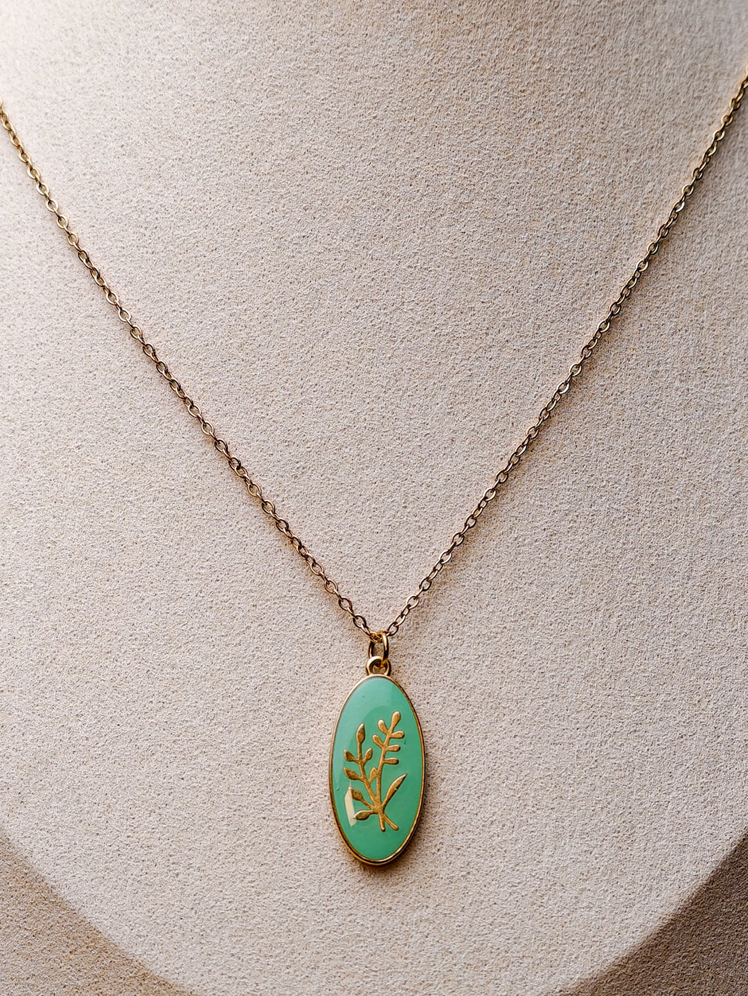 Collier mi-long Lucie (3 pendentifs au choix)
