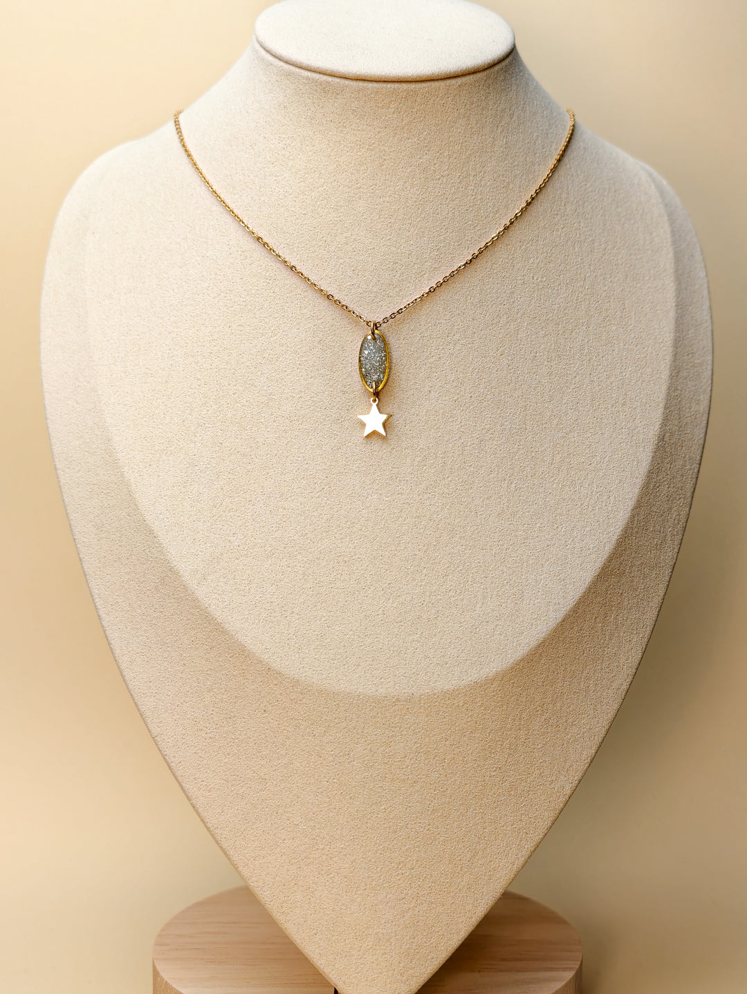 Collier court Pepita